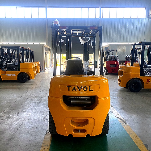 Дизельный вилочный погрузчик 3,5 тонны CPCD35 - Tavol Group