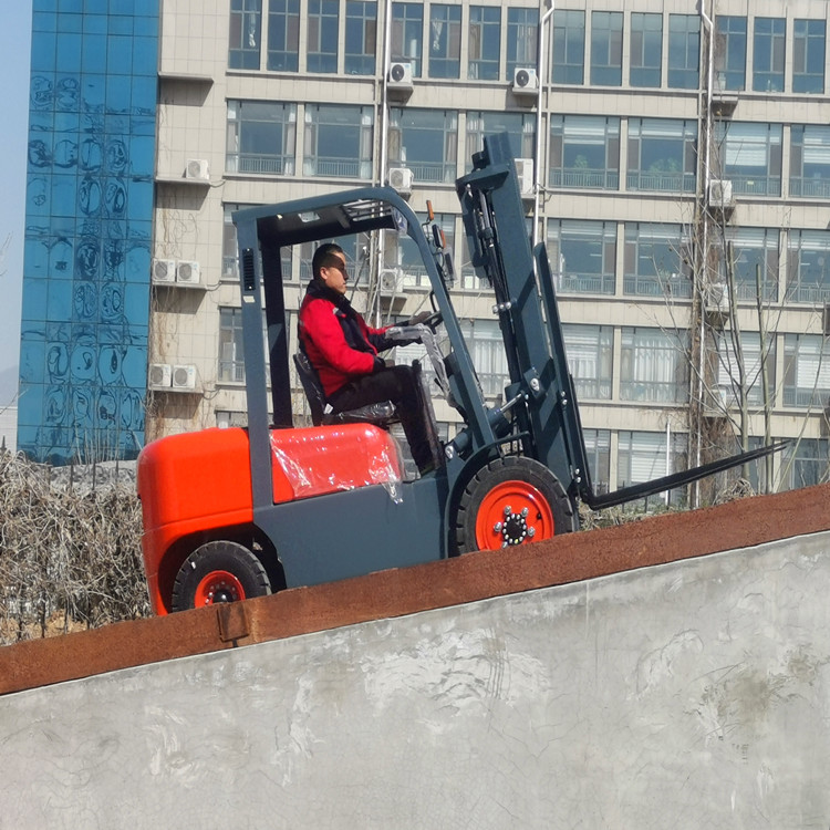 Поставщик вилочного погрузчика