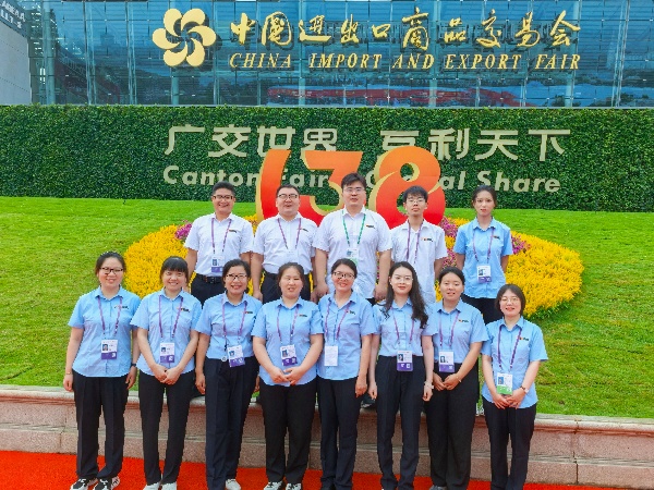 Сосредоточьтесь на первом дне Кантонской ярмарки: продукция Tavol сияет